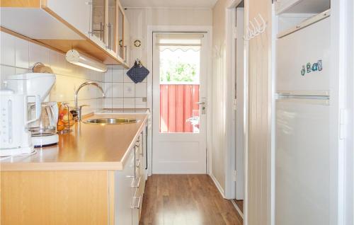 廚房, 1 Bedroom Stunning Home In Nexø in 斯諾厄拜克