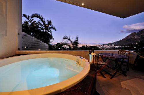 129 on Kloof Nek Apartments photo 1