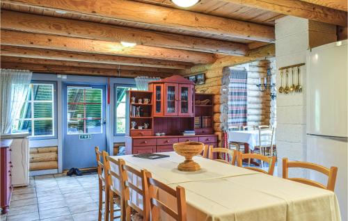 Cocina, Awesome Home In Vegårshei With Sauna (Awesome Home In Vegarshei With Sauna) in Vegarshei