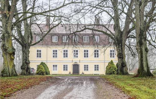 Viesnīcas āriene, Awesome Home In Listerby With Kitchen in Fallo