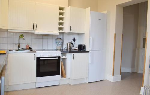 virtuve, Awesome Home In Listerby With Kitchen in Fallo