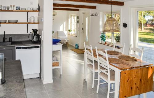 Kitchen, Gorgeous Home In Borrby With Wifi in Spraggehusen
