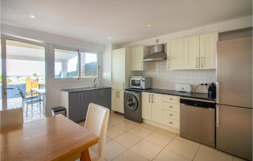 Six-Bedroom Holiday Home in Santa Pola - image 3