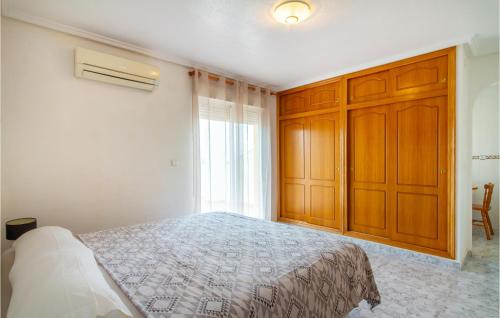 Six-Bedroom Holiday Home in Santa Pola - image 14