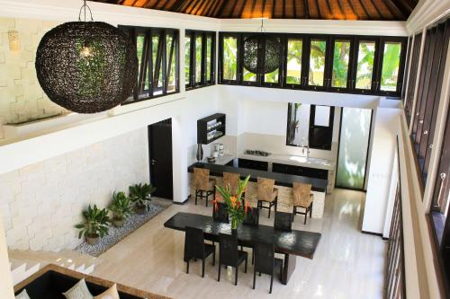 Three-Bedroom Villa with Private Pool image 3