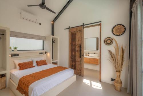 Casa Kami - Modern Serenity 2 BR Haven in Pererenan - image 4