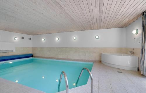 Swimming pool, Lovely Home In Løgstør With Sauna in Logstor