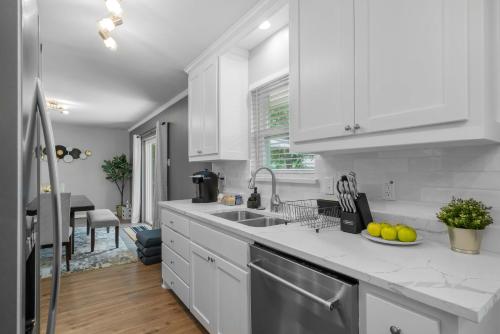 Pristine & Homely Getaway with 6pple hot tub, Richardson (photo 9)