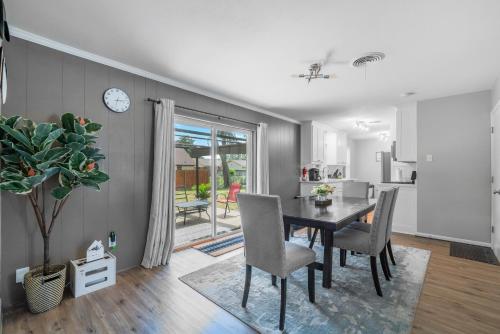 Pristine & Homely Getaway with 6pple hot tub, Richardson (photo 8)
