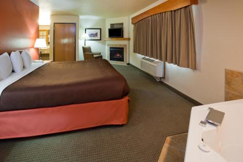 AmericInn by Wyndham Wetmore Munising - image 14