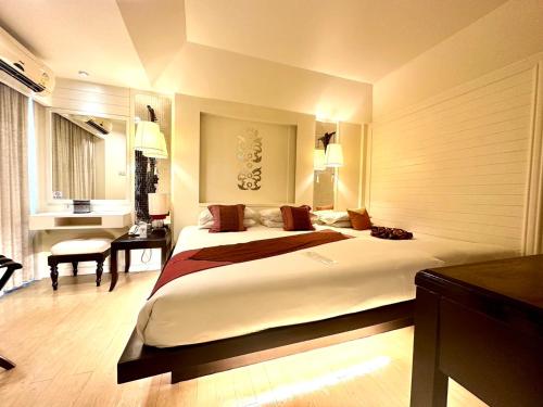 room detail thumbnail 0