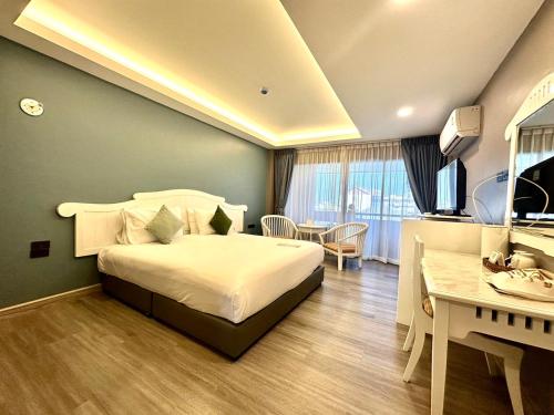 Chiangmai Gate Hotel in Wua Lai