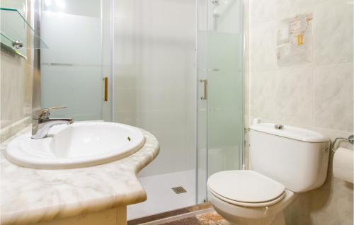 2 Bedroom Lovely Apartment In Torrevieja - image 2