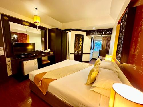 room detail thumbnail 1