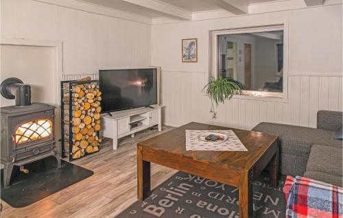 Gorgeous Home In Vagstranda With House Sea View in 伏史特蘭達