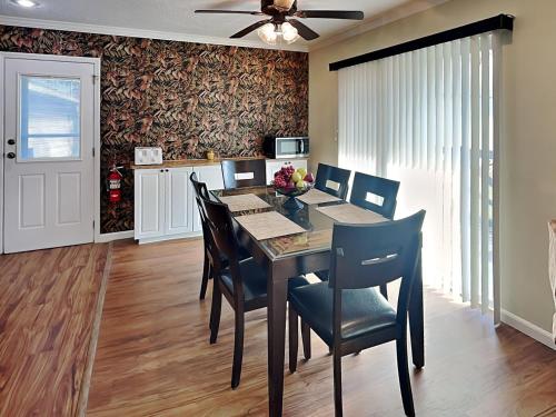 Sea Urchin 39 2 Bedrooms Pet Friendly Surf Crest Village Sleeps 4 - image 2