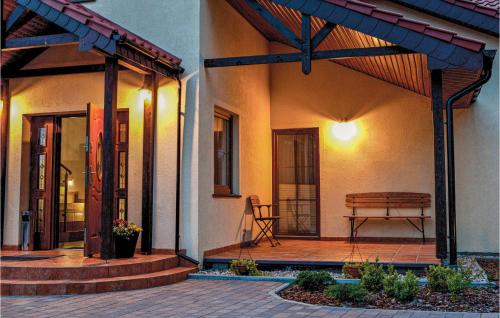 Viesnīcas āriene, Awesome Apartment In Goscino With Wifi in Robuń