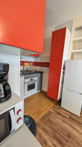 Le Petit Nid, T2 Rez de jardin avec parking - Plage et commerces à 15 à pied (Le Petit Nid, T2 Rez de jardin avec parking - Plage et commerces a 15 a pied) in Villers-sur-Mer