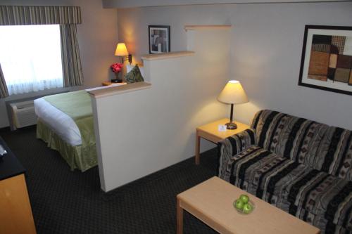 Travelodge by Wyndham Fort McMurray image 17