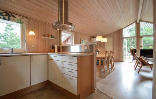 Kitchen, Holiday Home Jtagholmsvej Rømø X in Romo Kirkeby