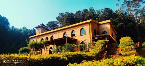 . Le Chateau du Lac de Mantasoa