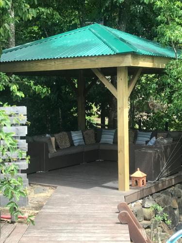 RDC Villa La Mahaudière vue mer à 300m de la plage de Grande Anse à pied (RDC Villa La Mahaudiere vue mer a 300m de la plage de Grande Anse a pied) in Deshaies