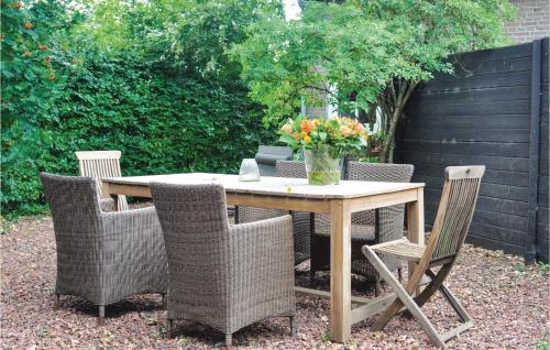 Buitenkant, 3 Bedroom Pet Friendly Home In Leende in Leenderstrijp