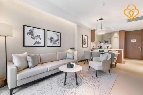 Address Opera 2 Bedroom Apartment Downtown Dubai - image 2