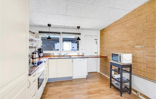 Kitchen, Cozy Home In Vesløs With House Sea View in Vesløs