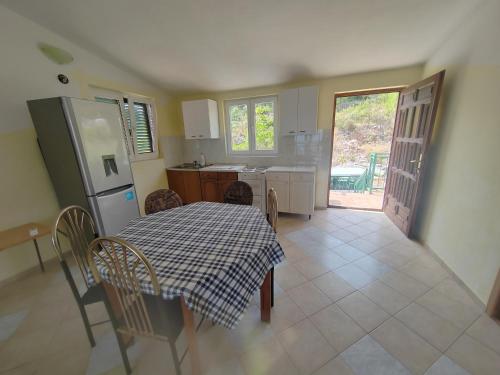 Apartment Šutalo, Stomorska
