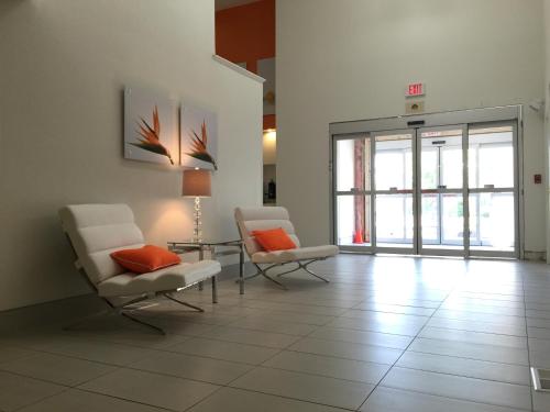 Είσοδος, Schoenbrunn Inn in Νέα Φιλαδέλφεια(Οχάιο)