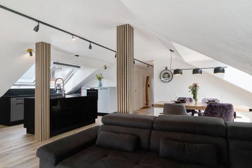 Moderne offene Dachgeschoßwohnung 7.6km von Maiwaldhalde entfernt