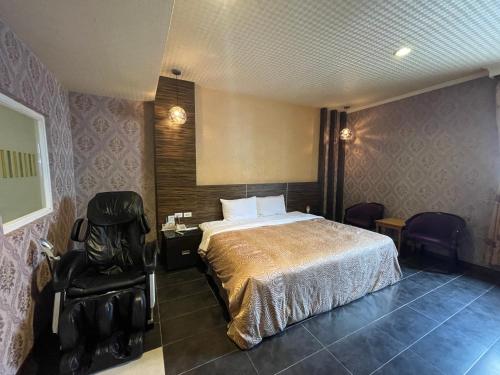 Treasure Island Motel - Renwu in Niaosong District