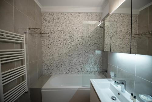 SOLID MAGIC RESIDENCE - image 4