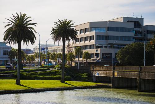 Ngoại cảnh khách sạn, Emerald Hotel in Gisborne