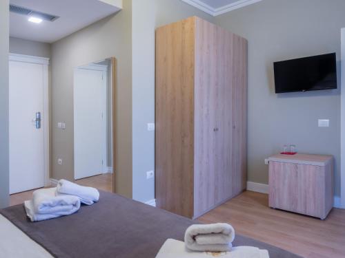 Deluxe Double Room image 4