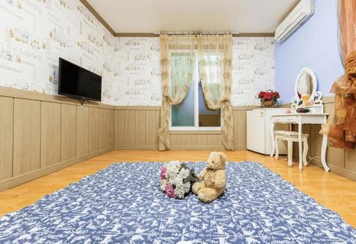 room detail thumbnail 1