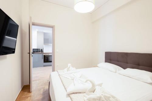 Spacious 3-Bedroom Dual Apartment in City Centre - image 2