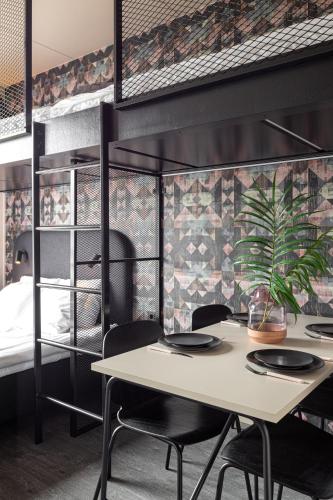 Hugo Apartment Hotel Hugo Apartment Hotel