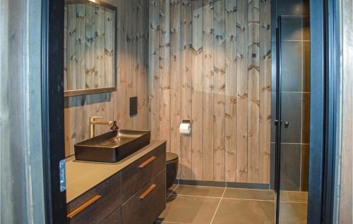 Bathroom, 4 Bedroom Stunning Home In Rauland in Rauland