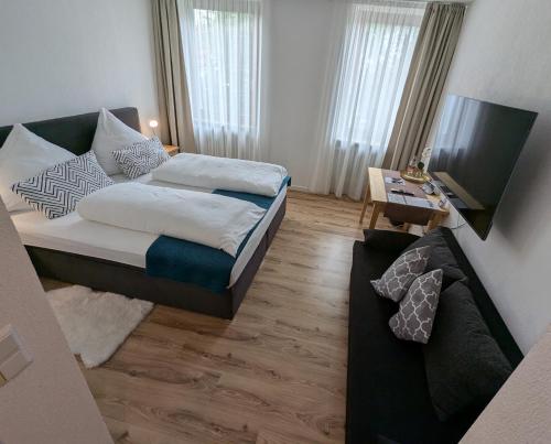 Economy Triple Room