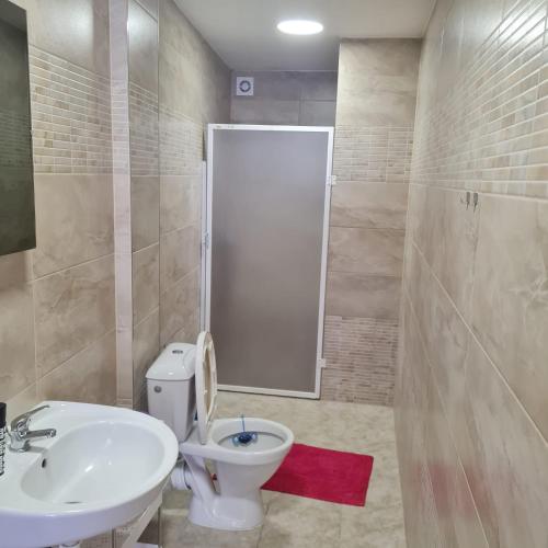 2 bedrooms, 3 beds