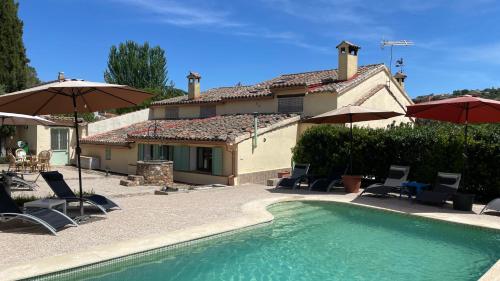 Los Cipreses de Mesones gîte à louer Valdenuño-Fernández