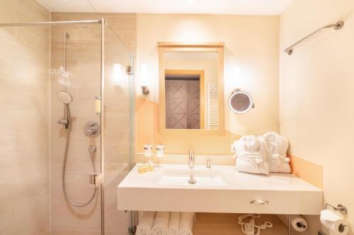 Strandhotel Seerose Room Type - Double Room with Lake View