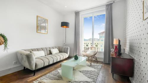 HOMEY COLOC GATSBY - New, parking gratuit, proche gare, Balcons privés, Établissement élégant et moderne chambre d'hôte Cranves-Sales