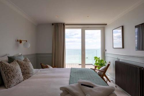 Double or twin room, deluxe, sea view
