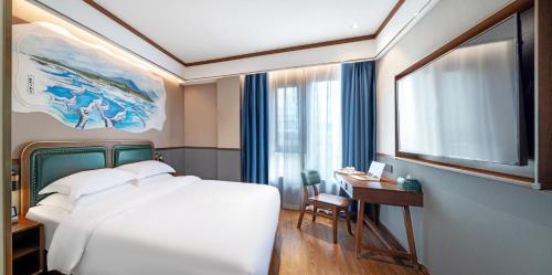 Business Queen Room image 2