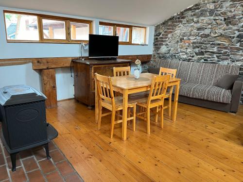 Travel Hostel - image 7