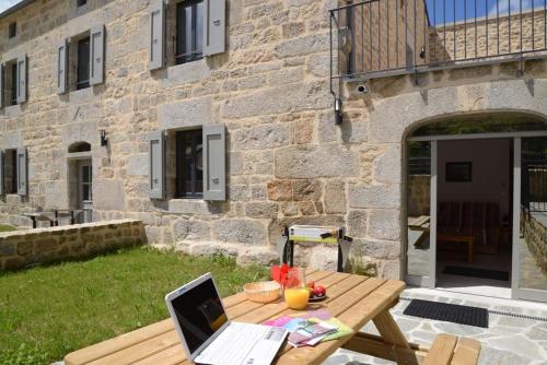 Gite 2 personnes a la ferme lionnet gîte à louer Mont-Chanson