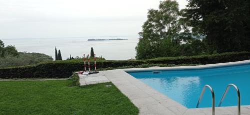  CasaAlma Pool, Terrace & Lakeview in Gardone Riviera